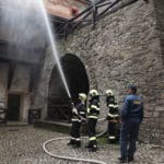 Fotografia z nácviku hasičského zásahu v priestoroch Oravského hradu. 5