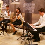 hudobníci na vernisáži výstavy manželov Piačkovcov