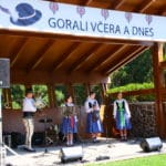 fotografia - goralská hudobná skupina na pódiu