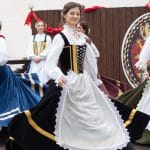 Fotografia z otvorenia sezóny na Oravskom hrade 2023 -Dobové tance