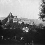 Fotografia turistov pred Oravským hradom, rok 1924.