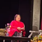 Fotografia zachycujúca riaditeľku Oravského múzea Máriu Jagnešákovú.