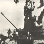 Obrnený čln Dunajskej flotily ZSSR pri Bratislave, apríl 1945 (zdroj zbierkový fond OM H-1893-16)
