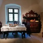 Prestretý stôl pre členov rodu Thurzo na Oravskom hrade. Oravské múzeum P. O. Hviezdoslava