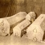 Obr. č. 7: Pôvodné fotografie truhiel v čase ich objavu, 1899. Zdroj: Zbierkový fond Oravského múzea P. O. Hviezdoslava, H-7009