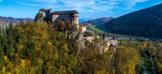 Oravský hrad a Oravská lesná železnica opäť otvorené